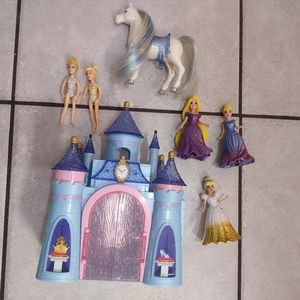 Cinderella 2009 royal magic clips Mattel castle w/ 5 dolls Polly pocket & horse